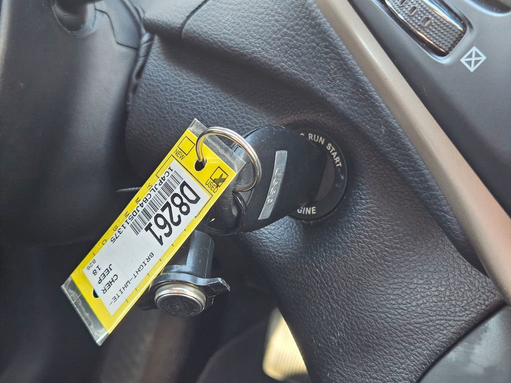 Used 2018 Jeep Cherokee Latitude image 17