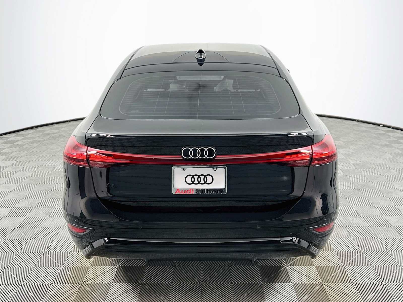 Used 2025 Audi A6 e-tron Premium Plus RWD image 6