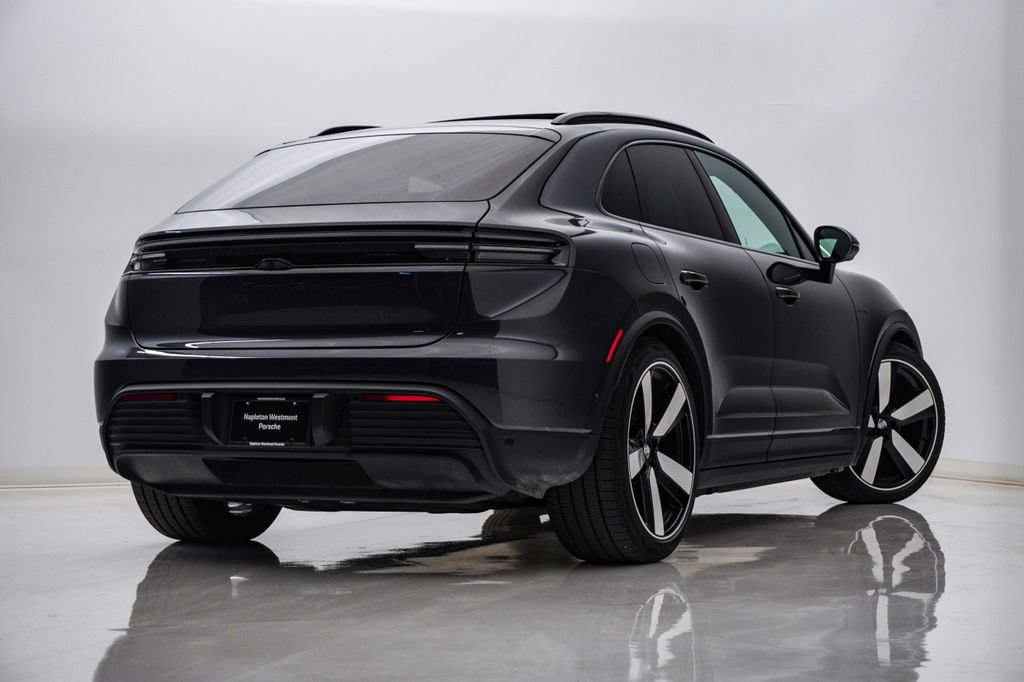 Certified 2025 Porsche Macan 4S Electric AWD/4WD image 12