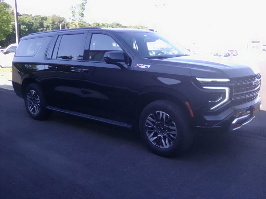 Used 2025 Chevrolet Suburban Z71 AWD/4WD image 1