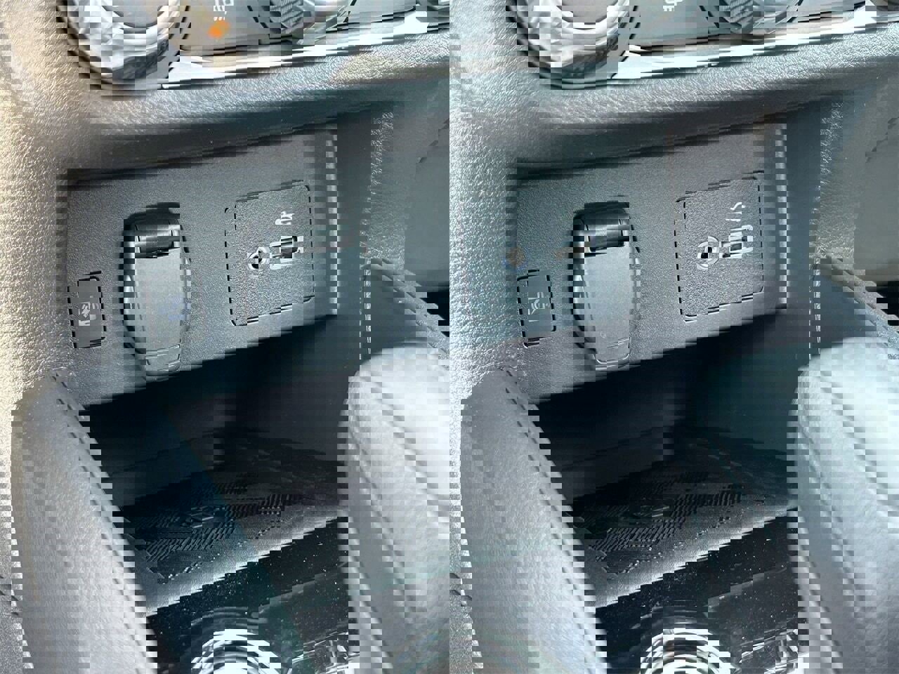 New 2025 Nissan Versa SV w/ Trunk Package image 24