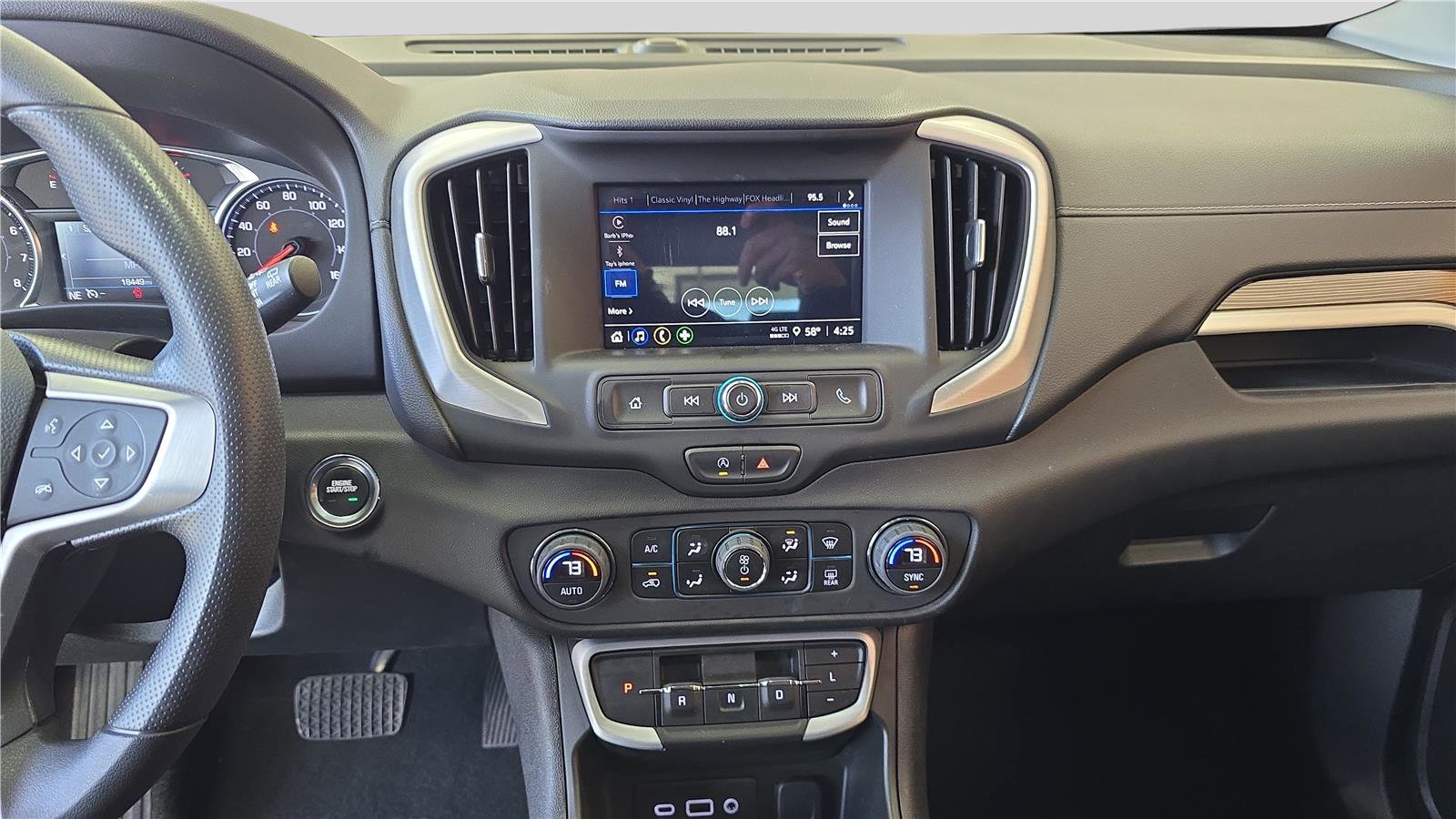 Used 2022 GMC Terrain SLE w/ Driver Convenience Package image 18