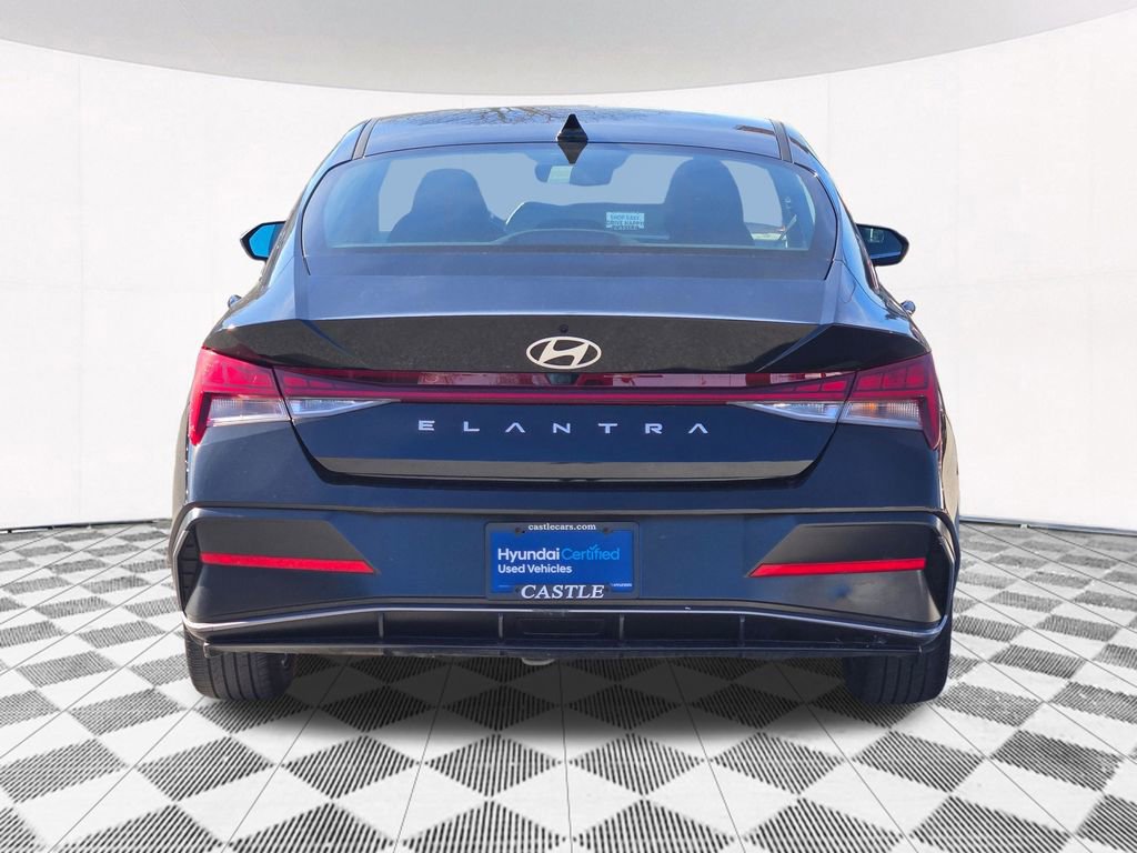 Used 2024 Hyundai Elantra SEL w/ Convenience Package image 21
