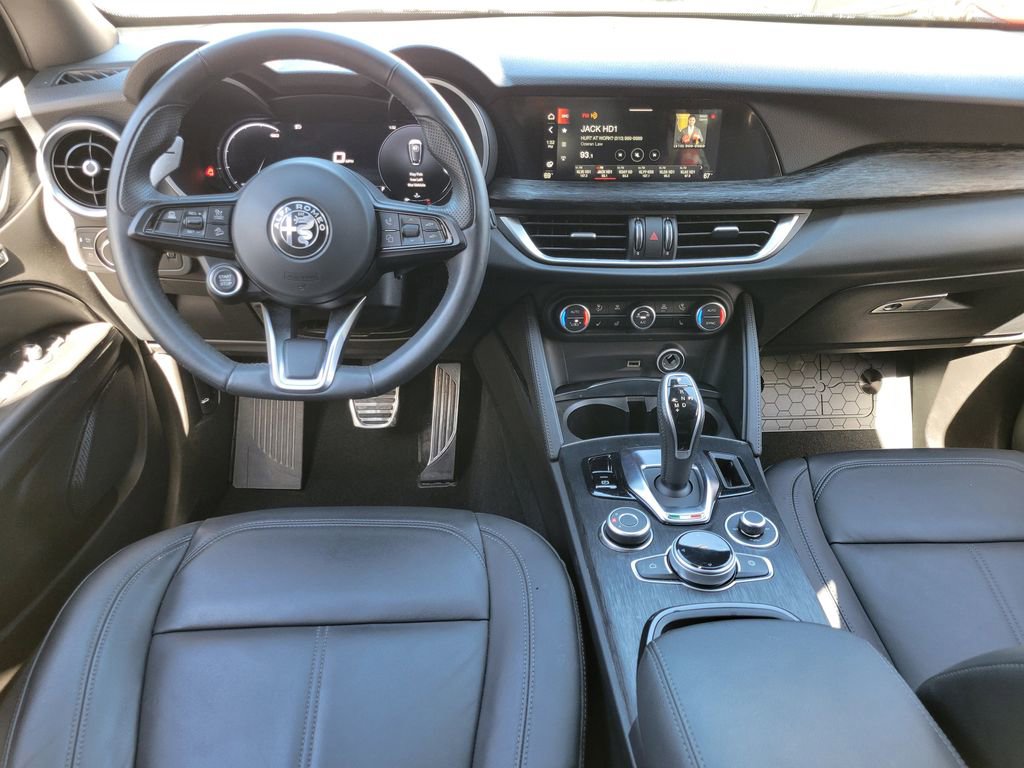 Used 2024 Alfa Romeo Stelvio Sprint RWD image 4