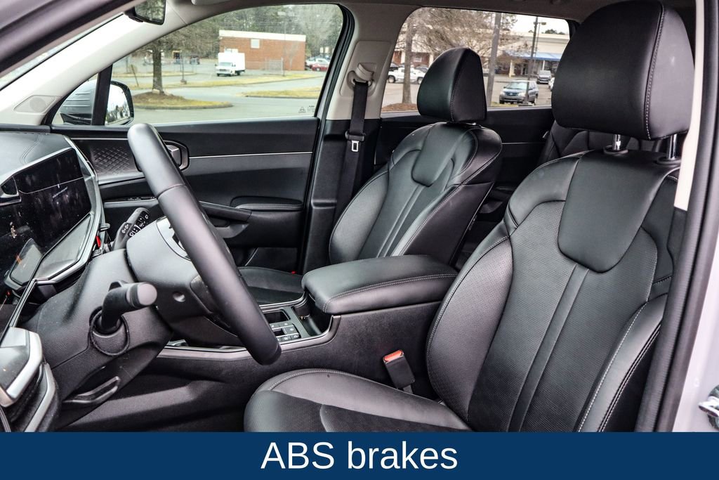 Used 2025 Kia Sorento S w/ Panoramic Sunroof Package image 10