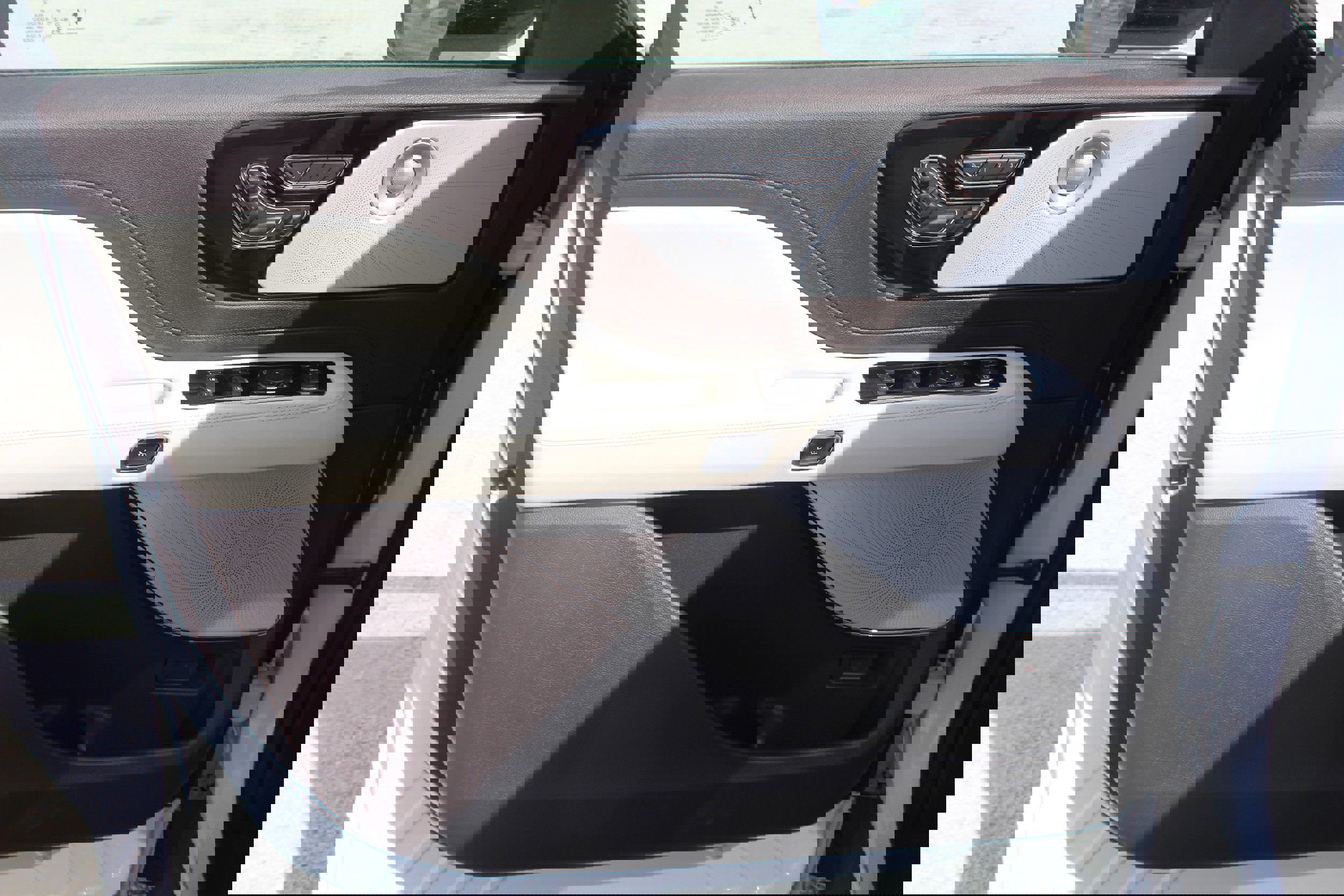 Used 2024 Lincoln Aviator Black Label w/ Dynamic Handling Package image 17