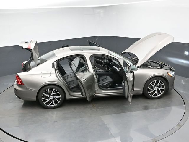 Used 2019 Volvo S60 T6 Momentum w/ Premium Package image 45