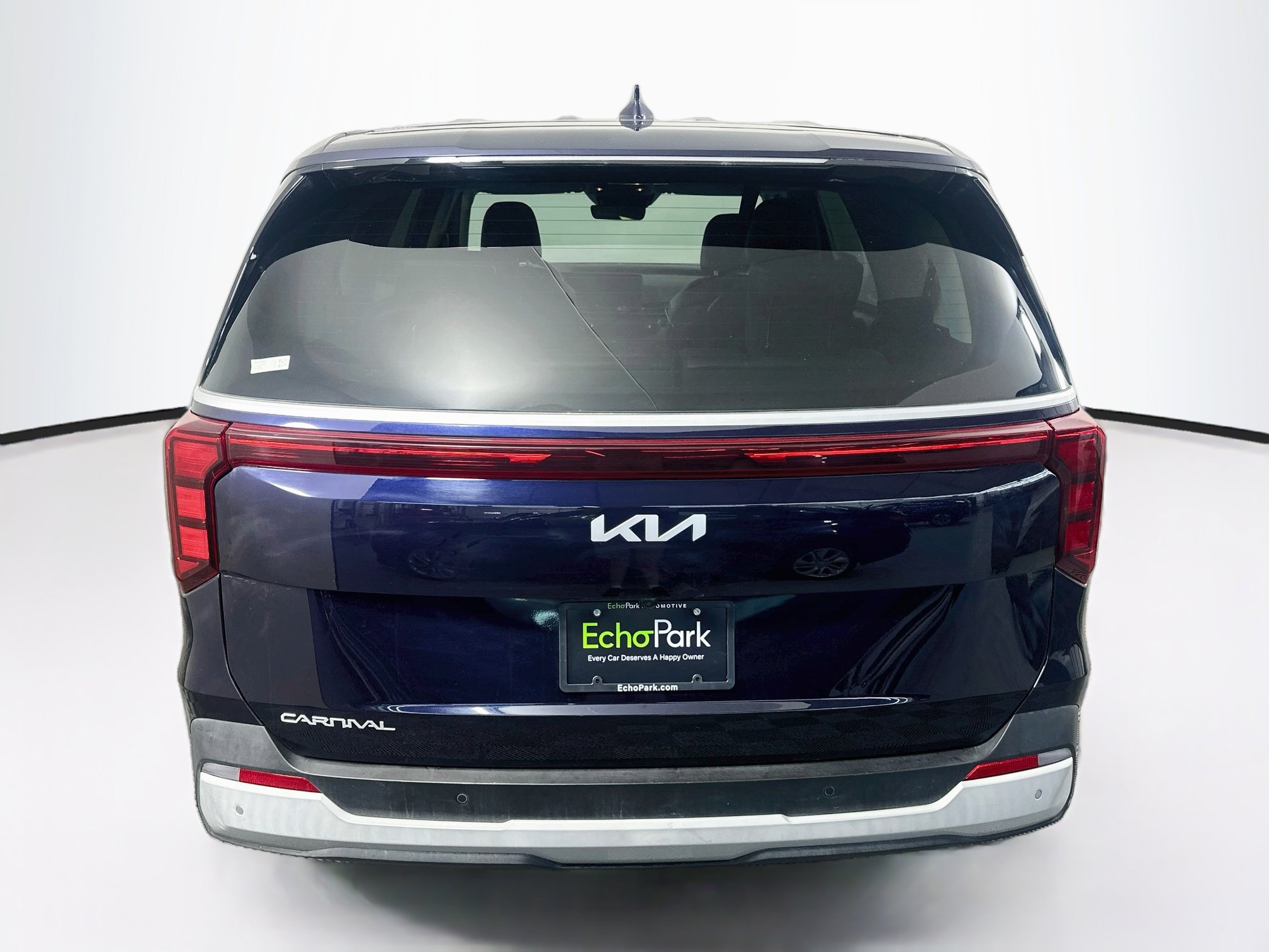 Used 2025 Kia Carnival FWD image 7