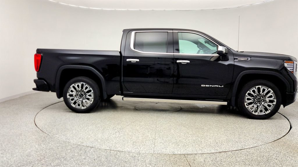 Used 2023 GMC Sierra 1500 Denali Ultimate AWD/4WD image 4