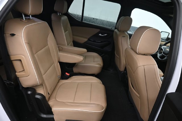 Used 2023 Chevrolet Traverse Premier AWD/4WD image 8