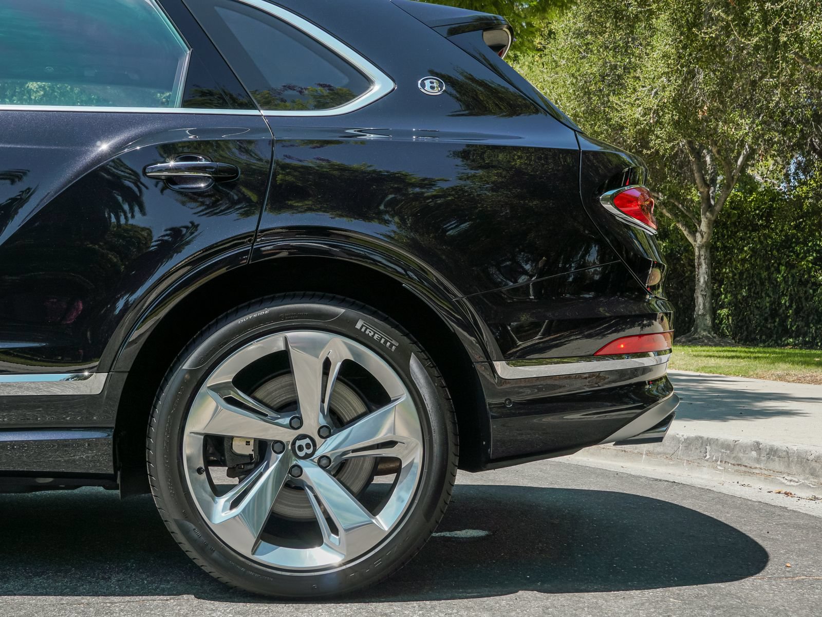 New 2025 Bentley Bentayga Extended Wheelbase AWD/4WD image 4
