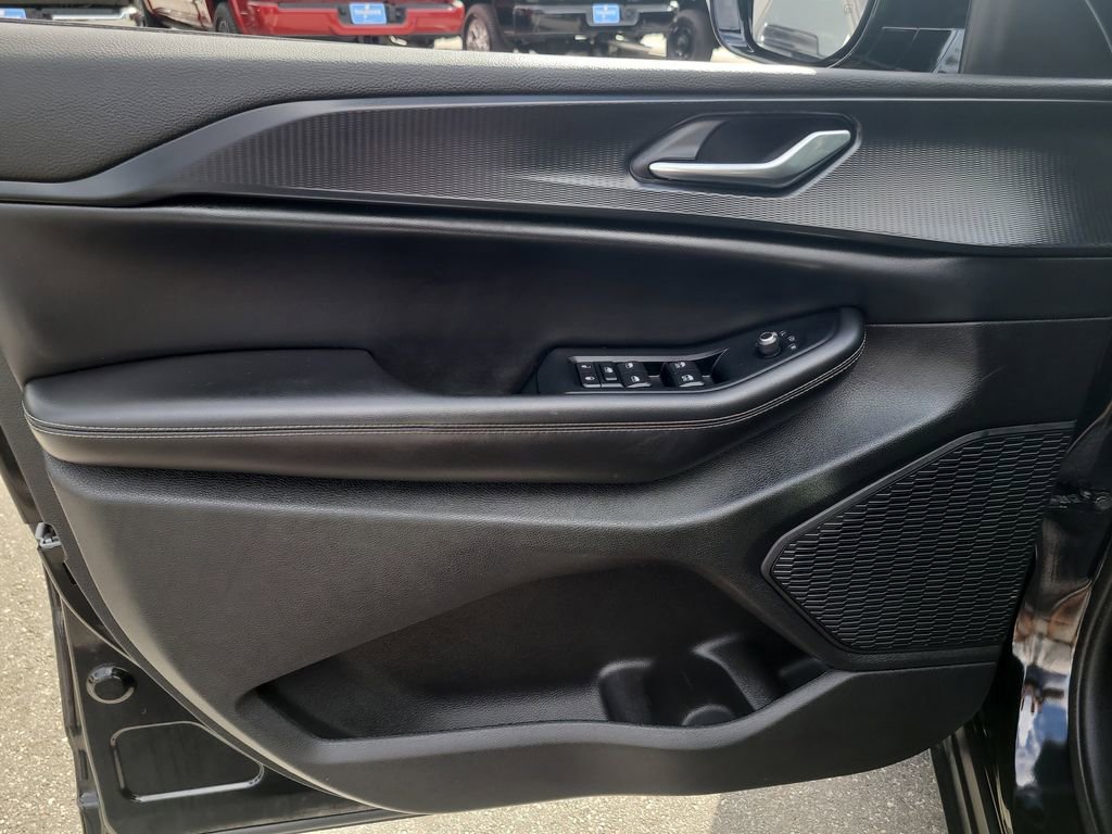 Used 2023 Jeep Grand Cherokee Altitude image 14