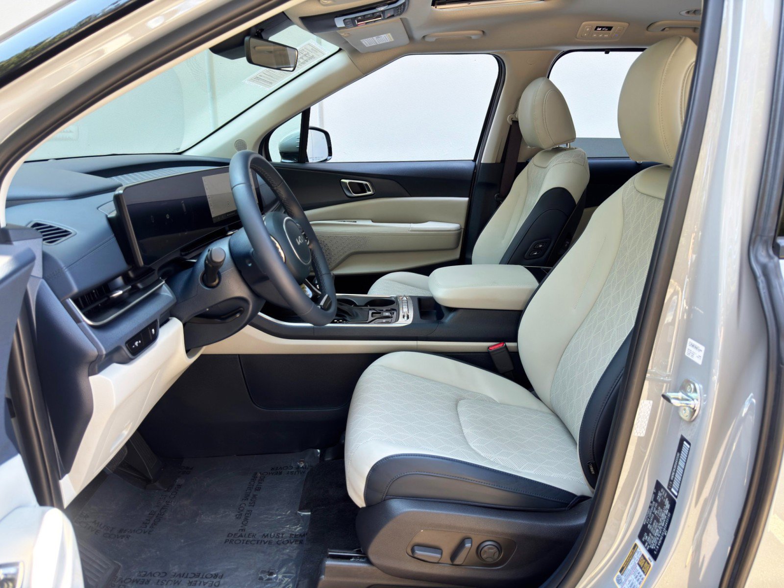 Used 2025 Kia Carnival SX FWD image 17