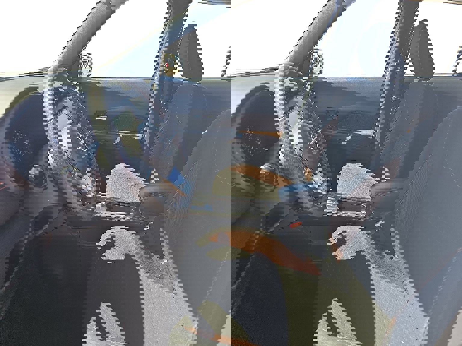 Used 2023 Nissan Kicks SR w/ Interior Electronics Package image 10