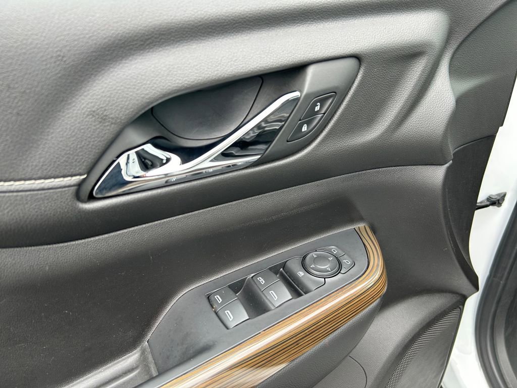 Used 2022 GMC Acadia SLE FWD image 21