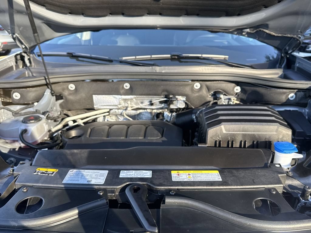 Used 2025 Volkswagen Atlas SEL AWD/4WD image 18