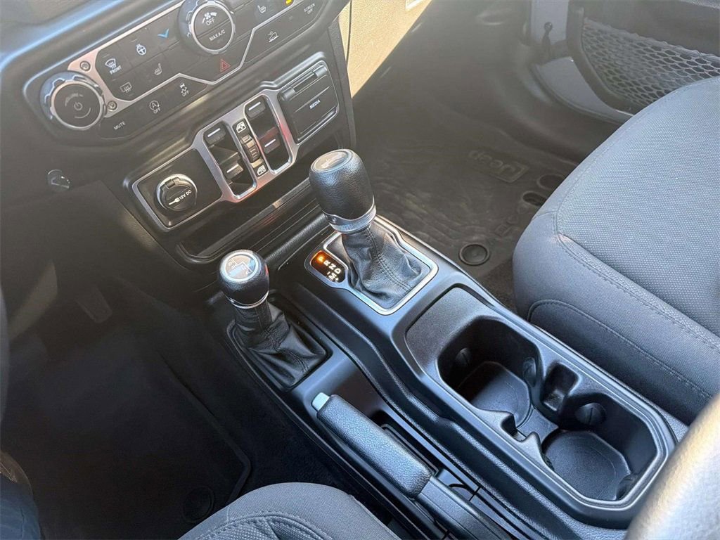 Used 2023 Jeep Wrangler Unlimited Sport image 17