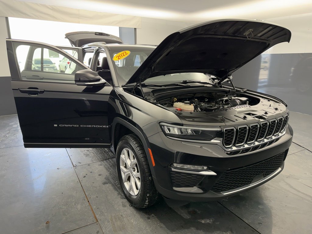 Used 2022 Jeep Grand Cherokee Limited image 14