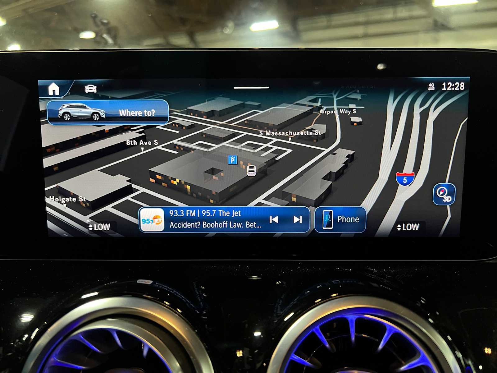 Used 2025 Mercedes-Benz GLA 250 4MATIC image 30