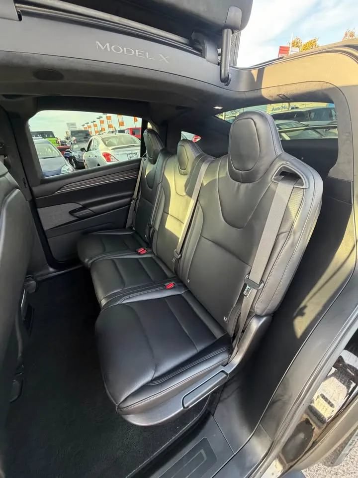Used 2025 Tesla Model X AWD/4WD image 8