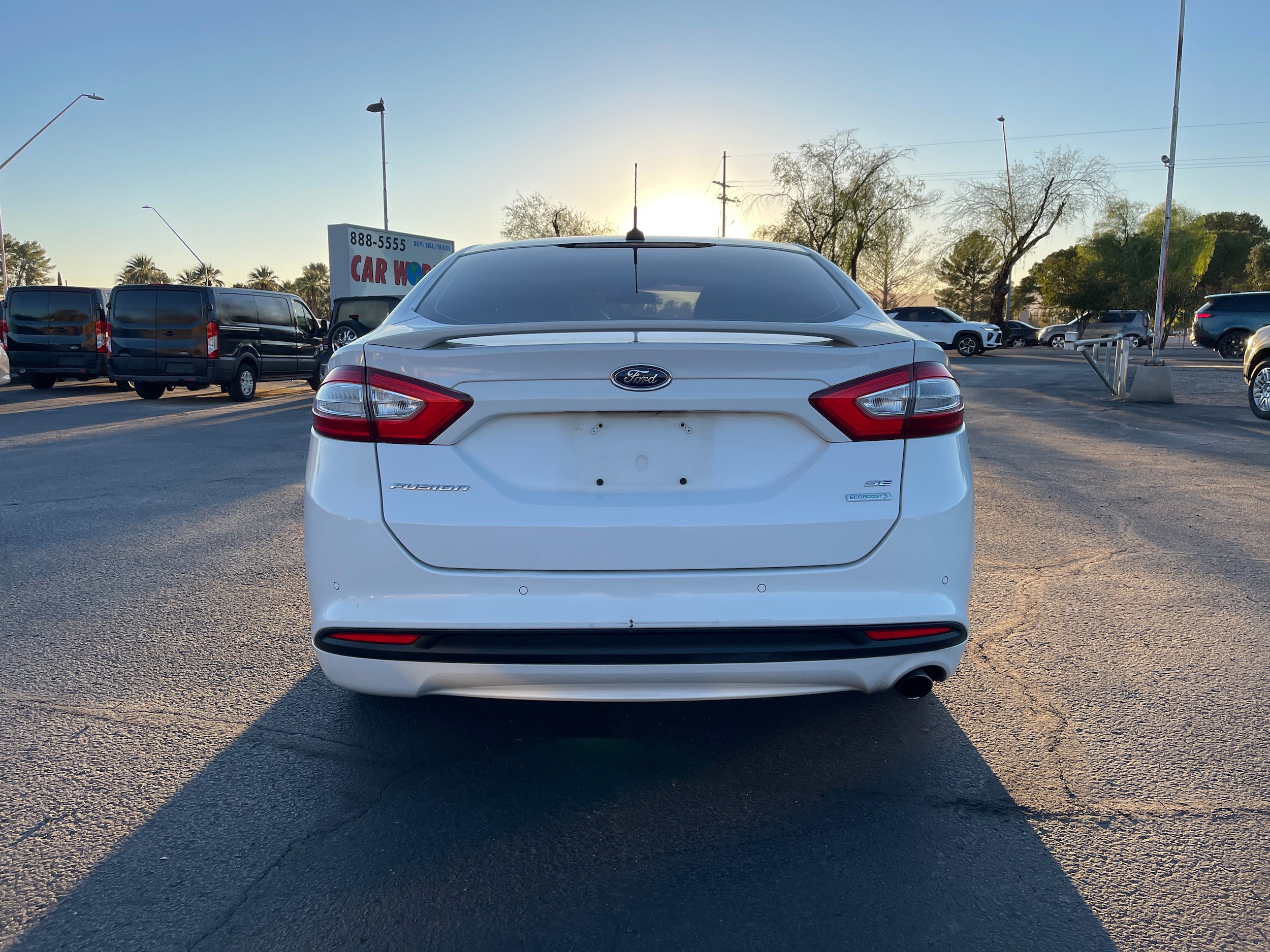 Used 2013 Ford Fusion SE FWD image 4