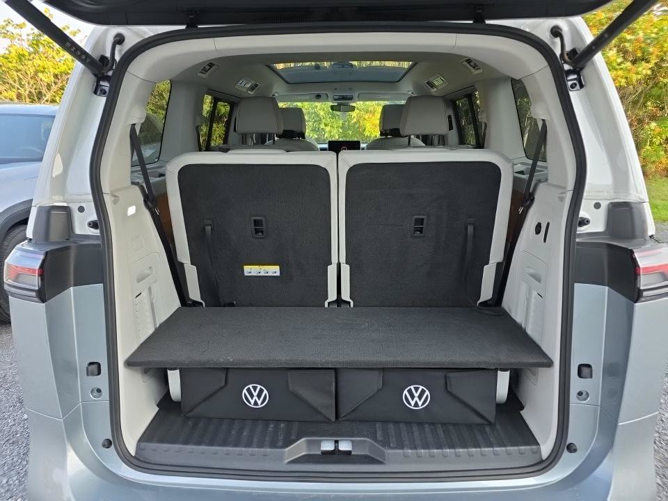 Used 2025 Volkswagen ID. Buzz 1st Edition AWD/4WD image 15