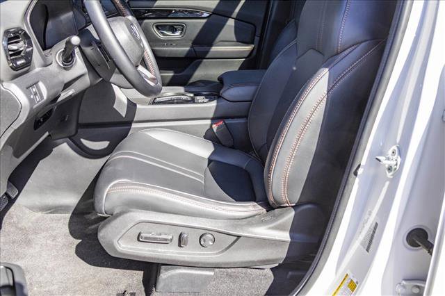 Used 2024 Honda Pilot TrailSport image 11