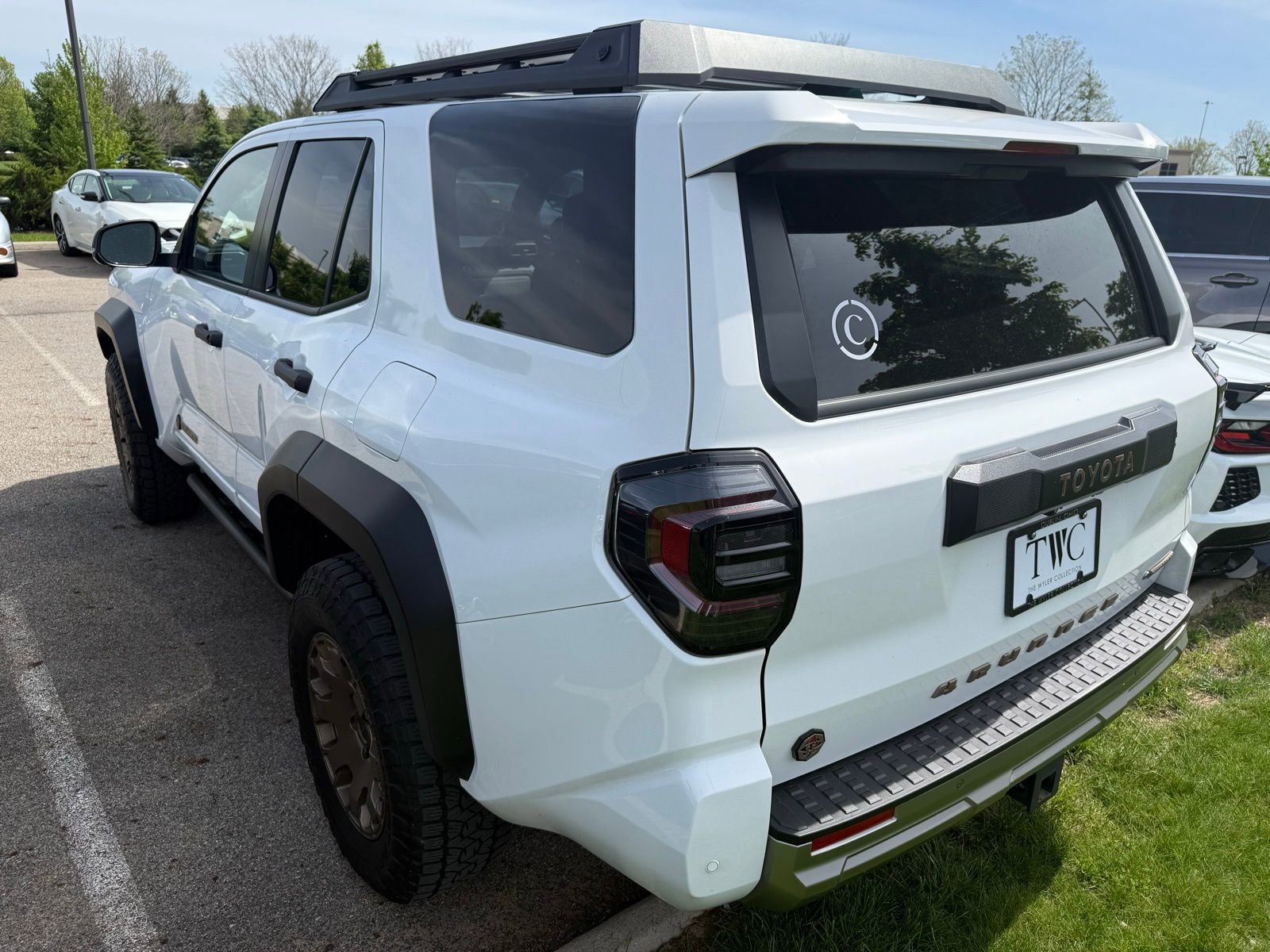 Used 2025 Toyota 4Runner Trailhunter AWD/4WD image 6