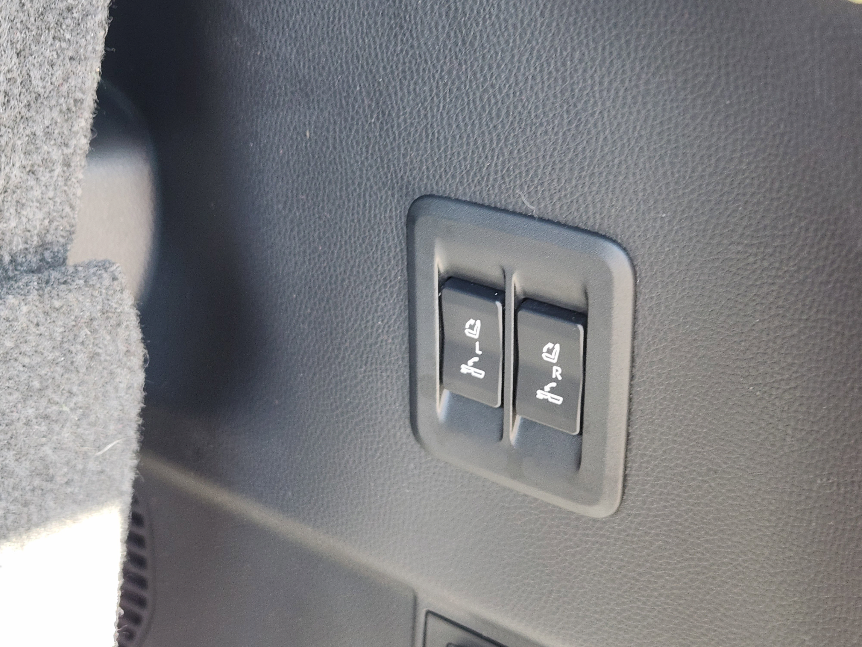 Used 2024 Lexus GX 550 w/ Cold Area Package AWD/4WD image 18