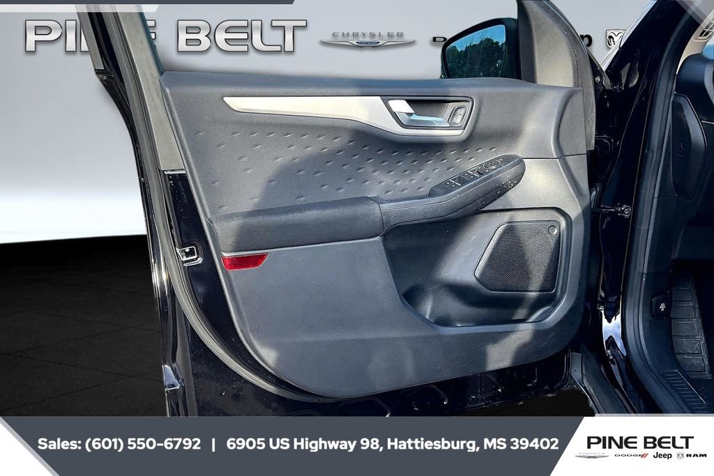 Used 2020 Ford Escape SE image 17