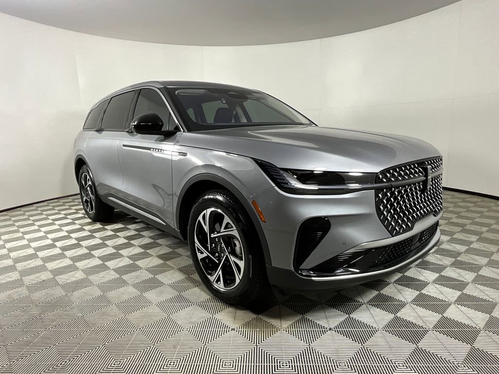 Used 2025 Lincoln Nautilus Premier AWD/4WD image 6