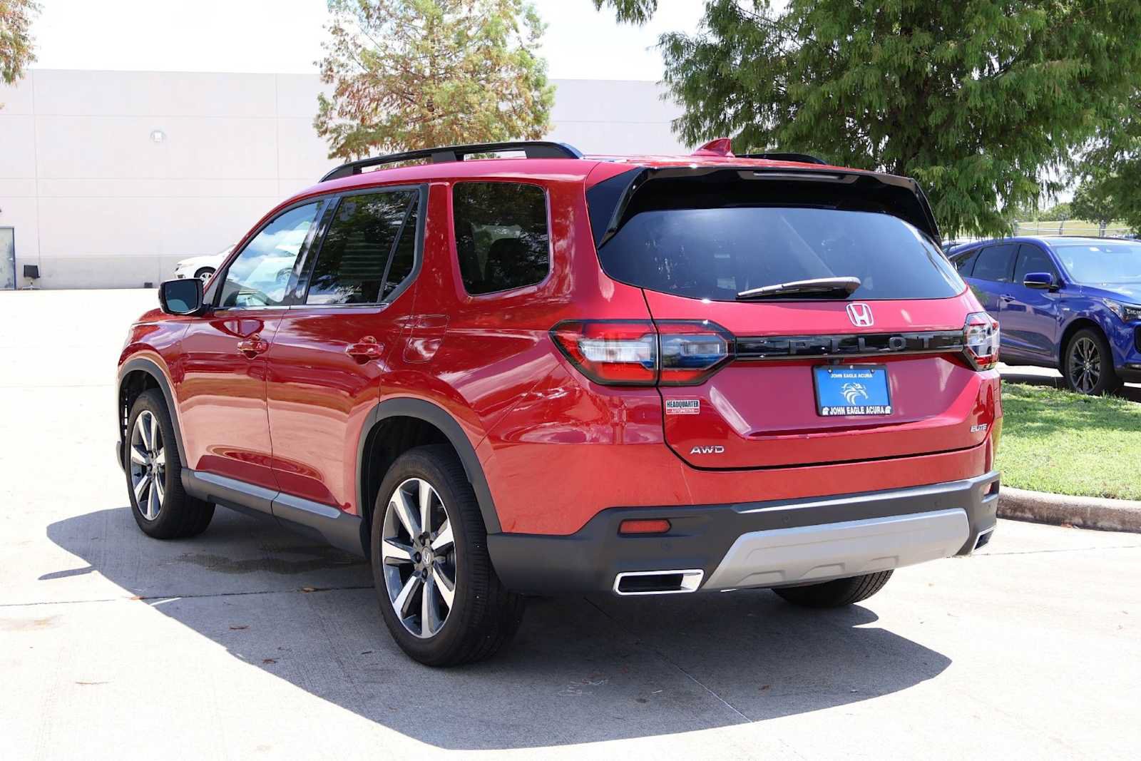 Used 2025 Honda Pilot Elite image 4