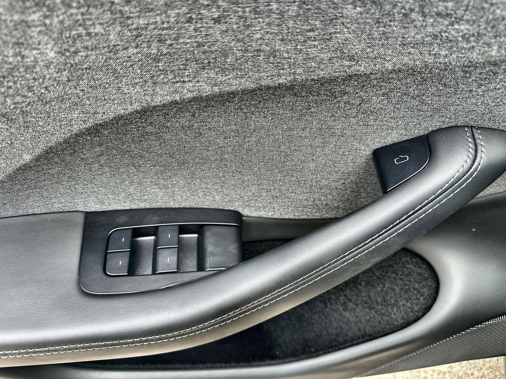 Used 2024 Tesla Model 3 Standard Range RWD image 22
