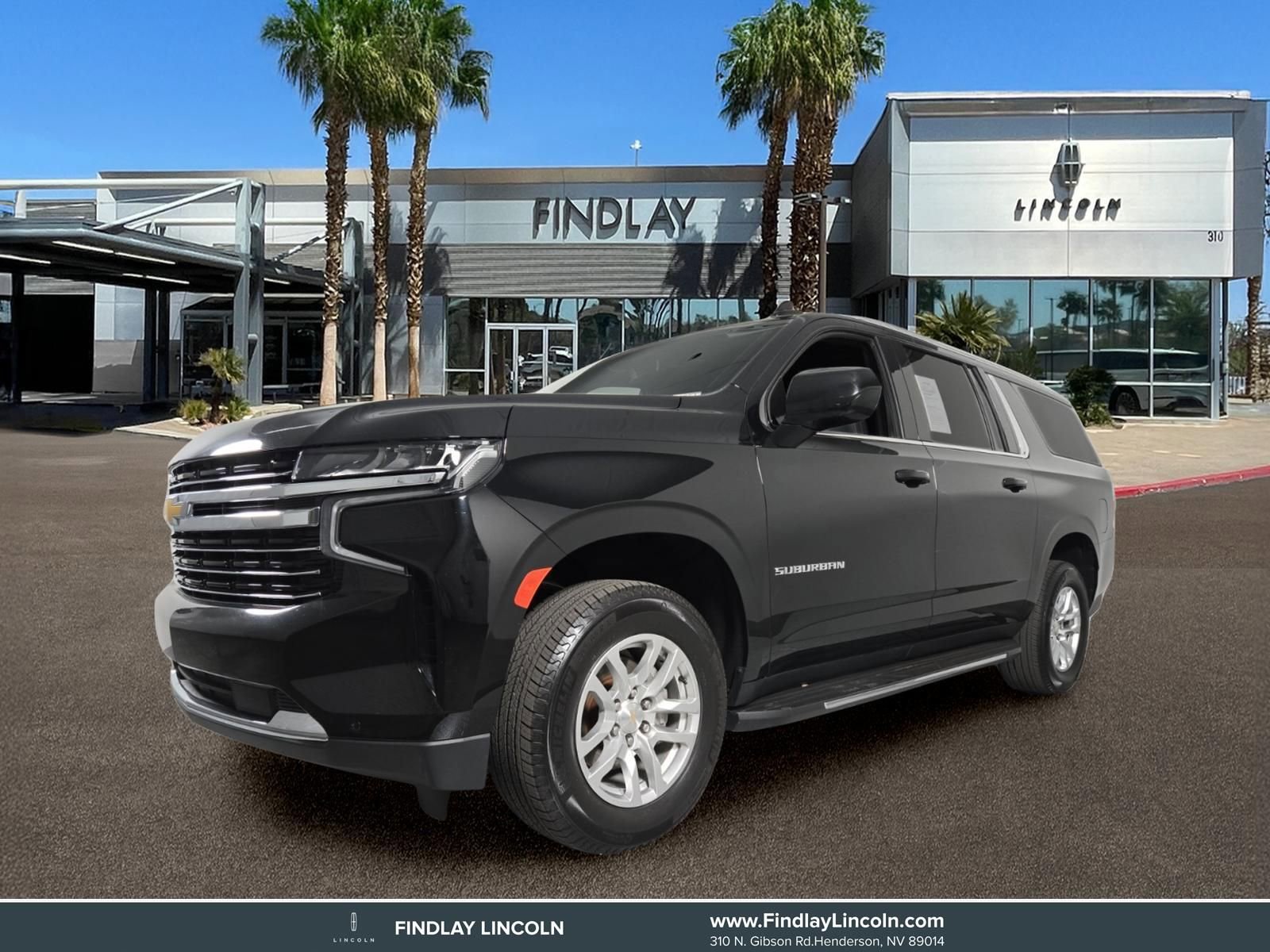 Used 2024 Chevrolet Suburban LT RWD image 1