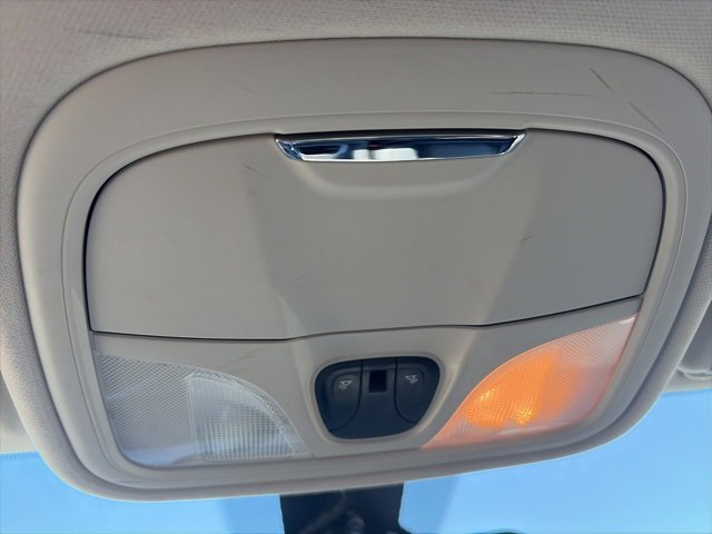 Used 2017 Chrysler 200 Limited Platinum image 25