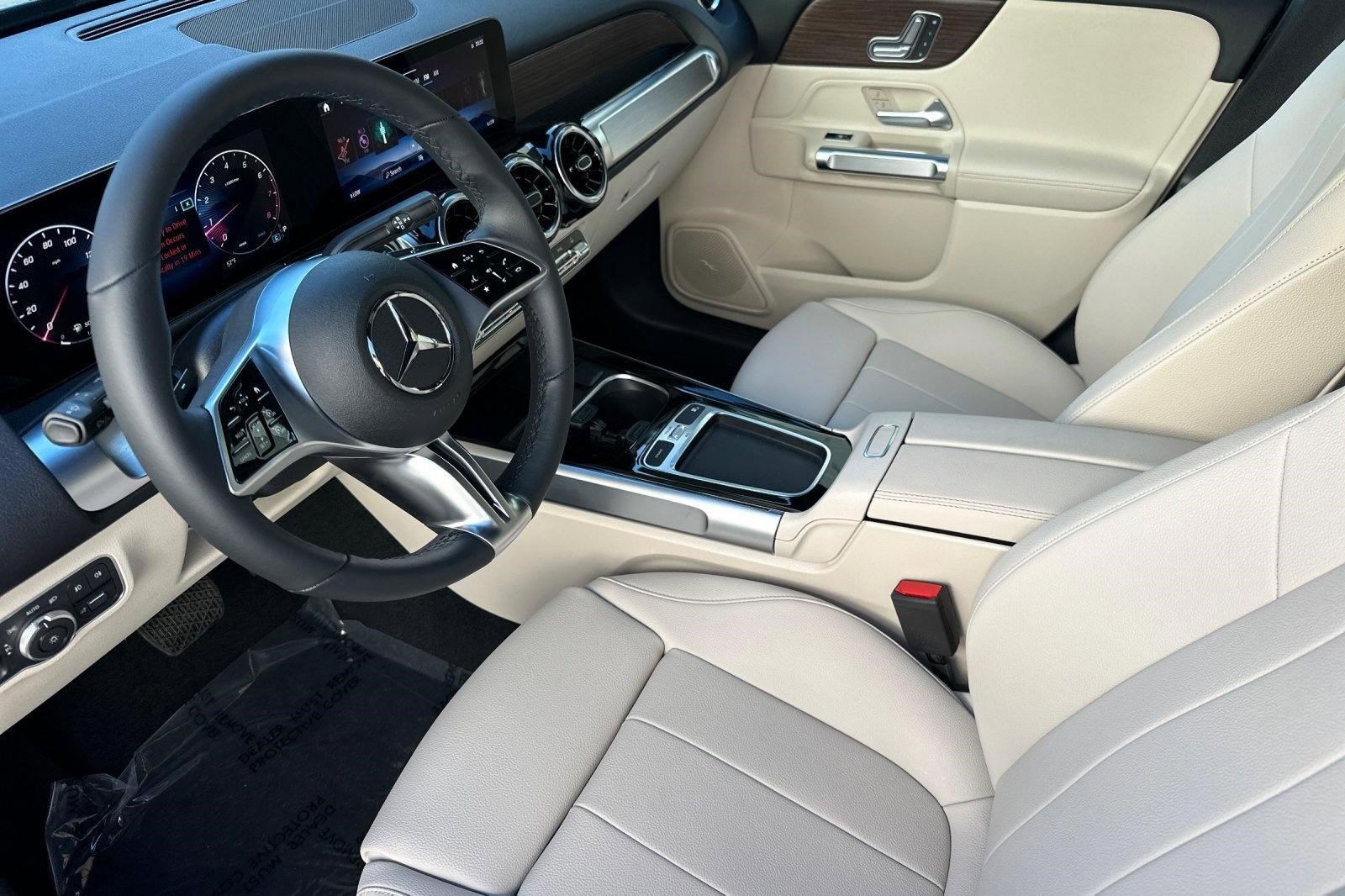 New 2026 Mercedes-Benz GLB 250 image 4