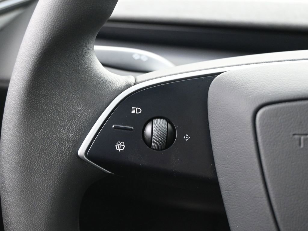 Used 2026 Tesla Model Y Long Range image 19