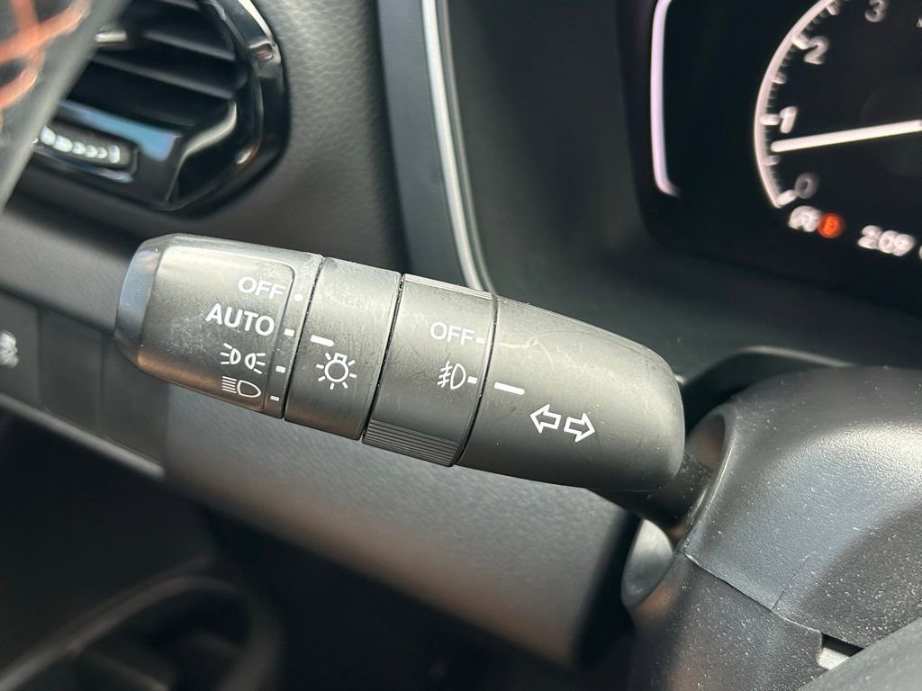 Used 2023 Honda Pilot Sport image 17