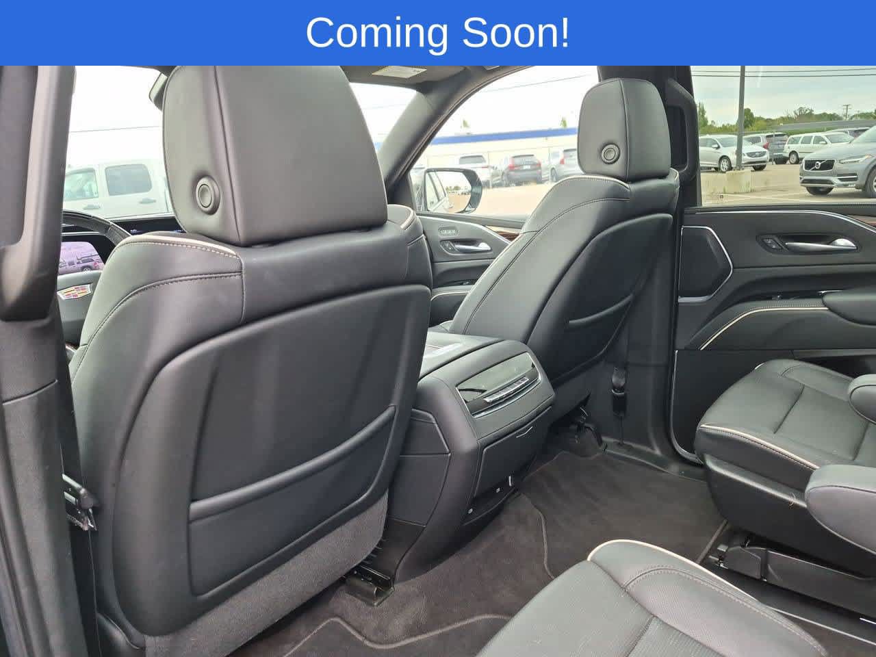 Used 2023 Cadillac Escalade Premium Luxury AWD/4WD image 18