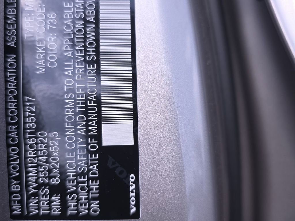 Certified 2026 Volvo XC60 B5 Plus w/ Protection Package Premier image 38