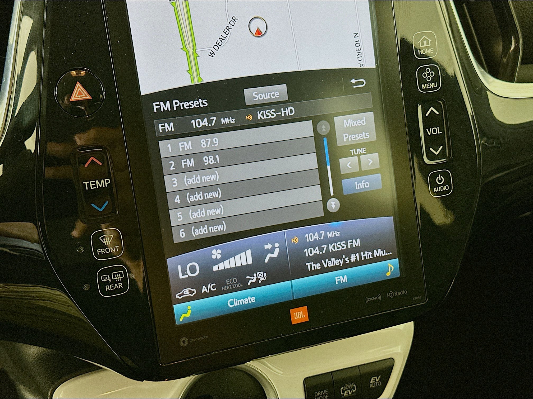 Used 2017 Toyota Prius Prime Advanced FWD image 21