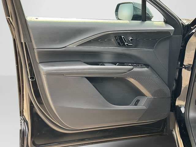 Used 2026 Cadillac Lyriq Luxury AWD/4WD image 13