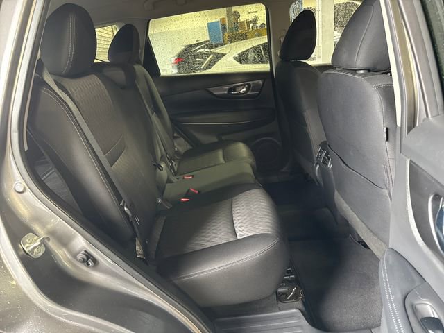 Used 2020 Nissan Rogue SV image 13