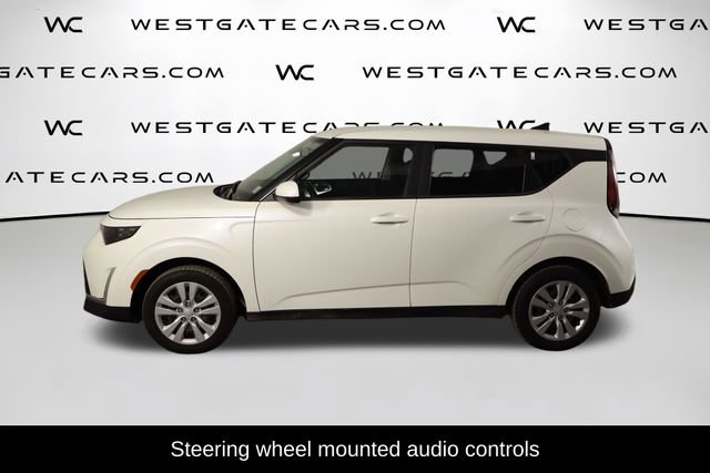 Used 2023 Kia Soul LX FWD image 5