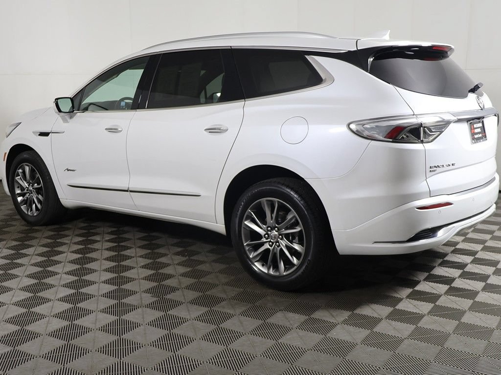 Used 2023 Buick Enclave Avenir w/ Avenir Technology Package AWD/4WD image 17