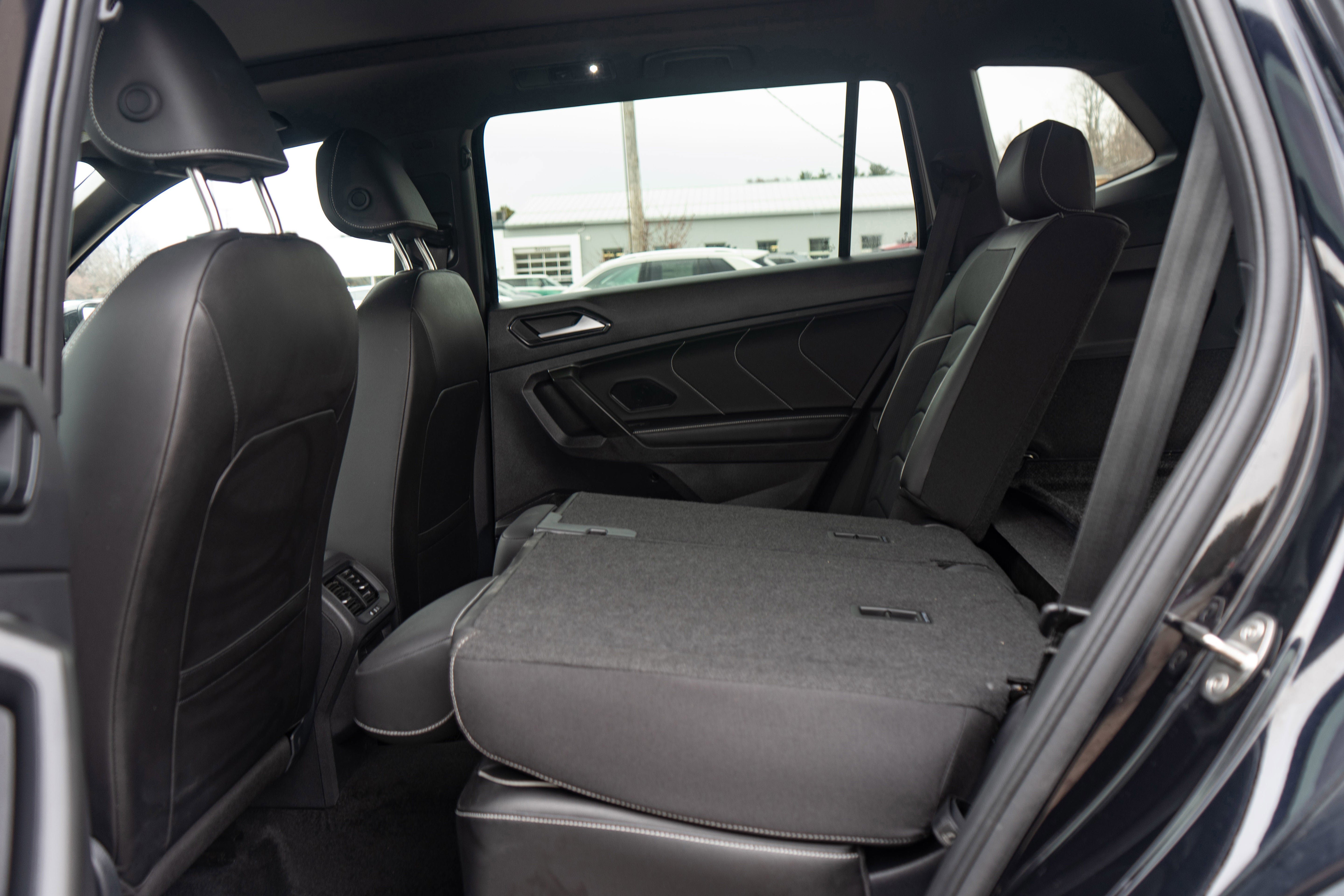 Certified 2024 Volkswagen Tiguan SEL R-Line image 24
