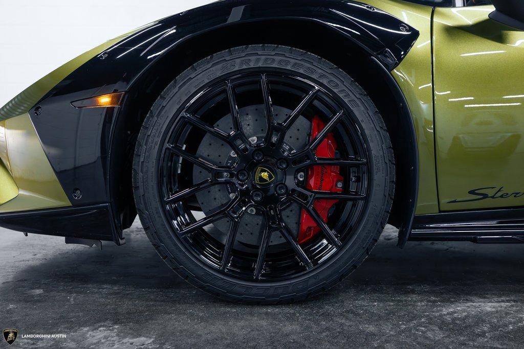 Used 2024 Lamborghini Huracan Sterrato image 5