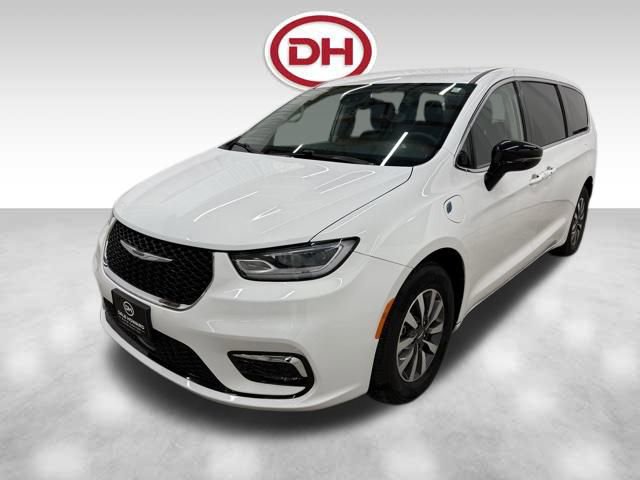 Used 2024 Chrysler Pacifica Select image 11