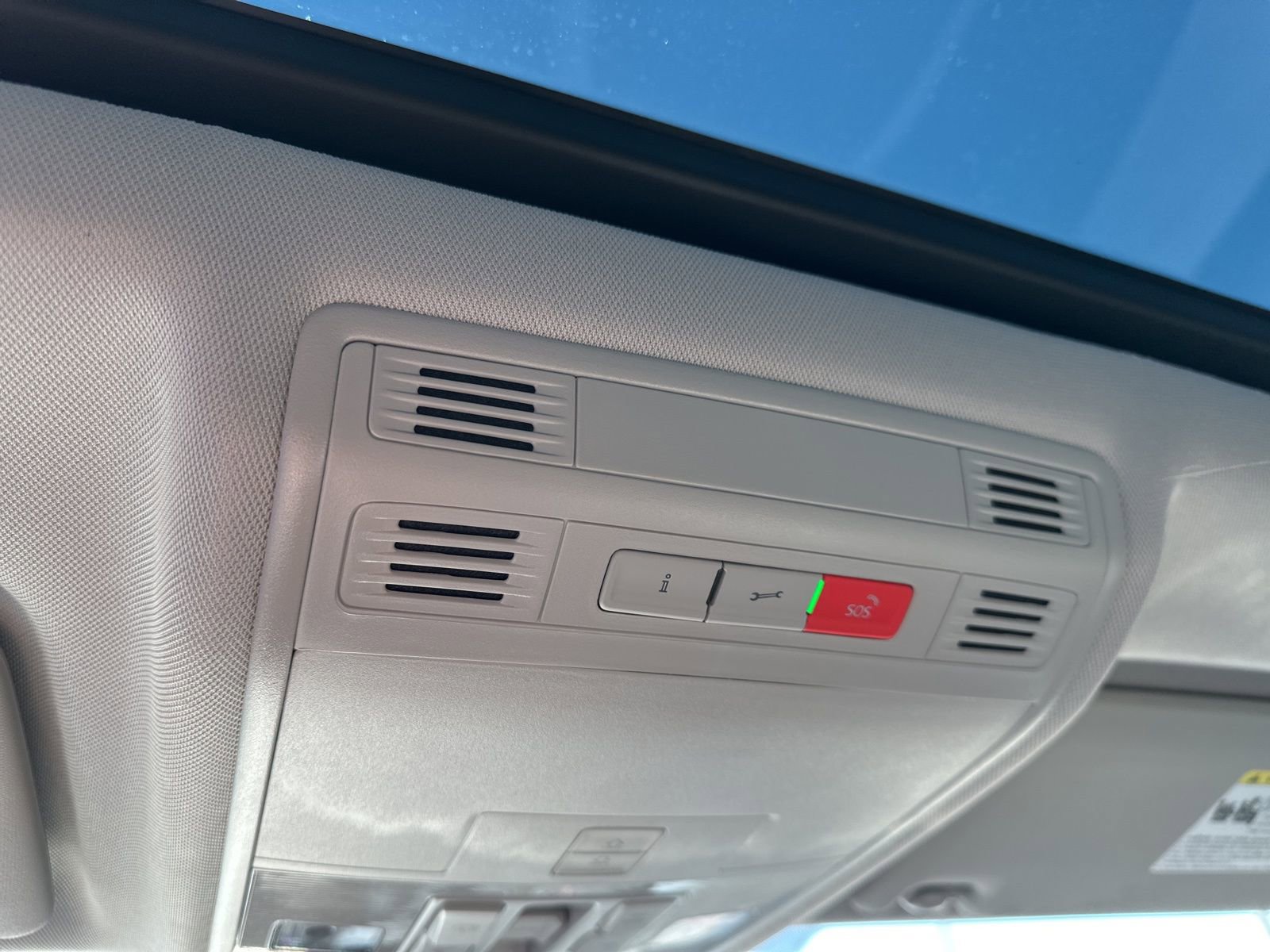 New 2026 Volkswagen Taos SE image 53