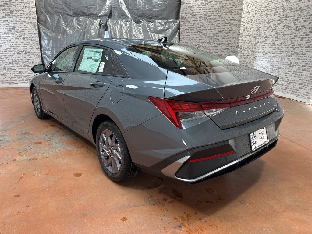 New 2026 Hyundai Elantra Blue image 5